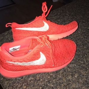 Women’s Nike Roshe shoes